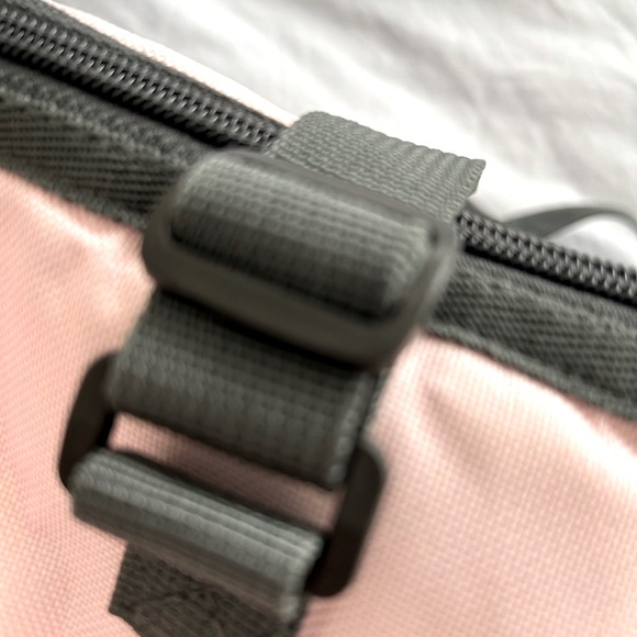 Roots 73 Pink and Gray insulated lunch Bag - Picture 9 of 10